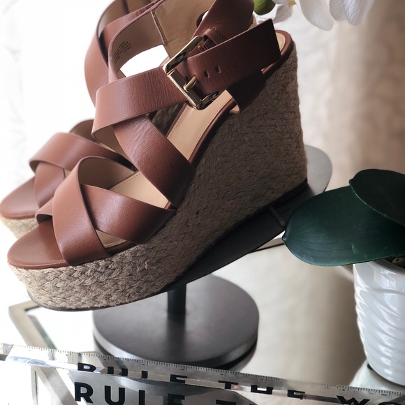 NEW Micheal Kors Strappy Sandal Wedges - Picture 3 of 7